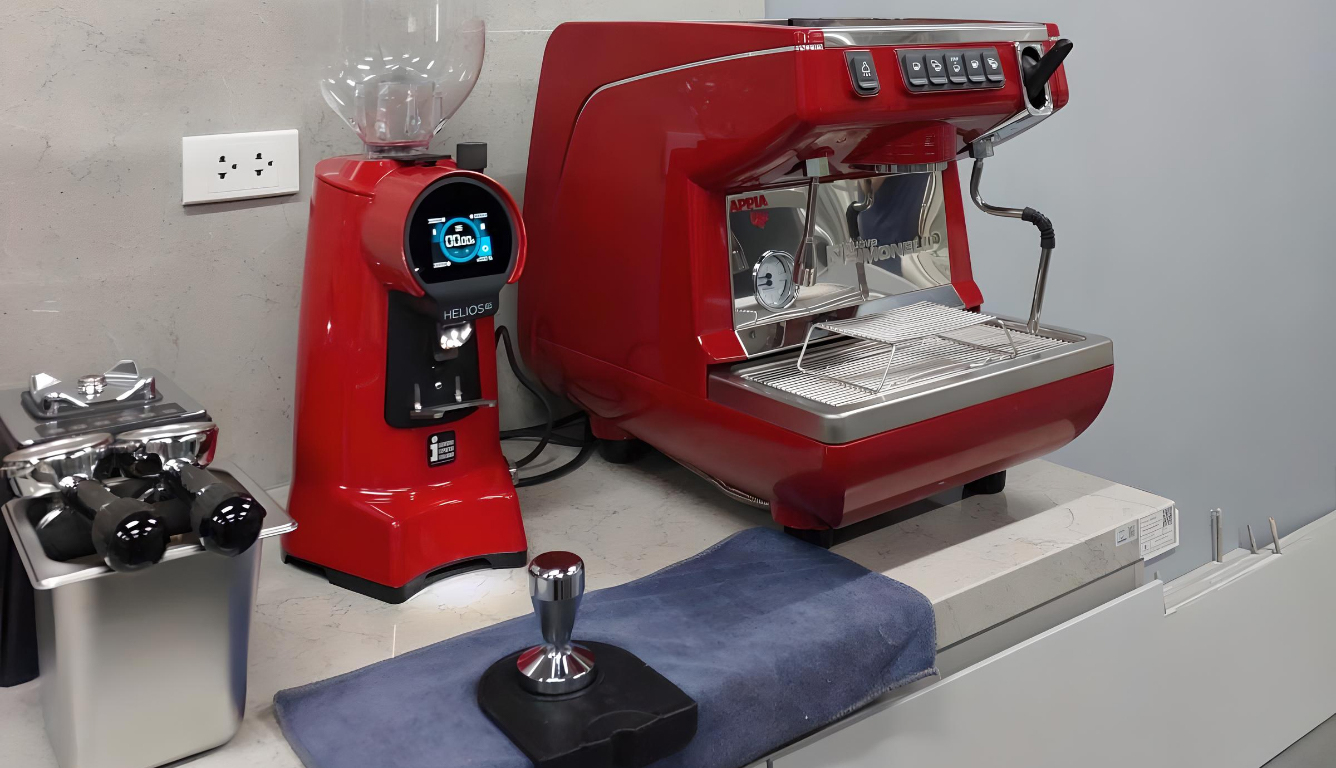 Combo Máy Pha Cà Phê Nuova Simonelli Appia Life 1Gr & Máy Xay Eureka Helios 65