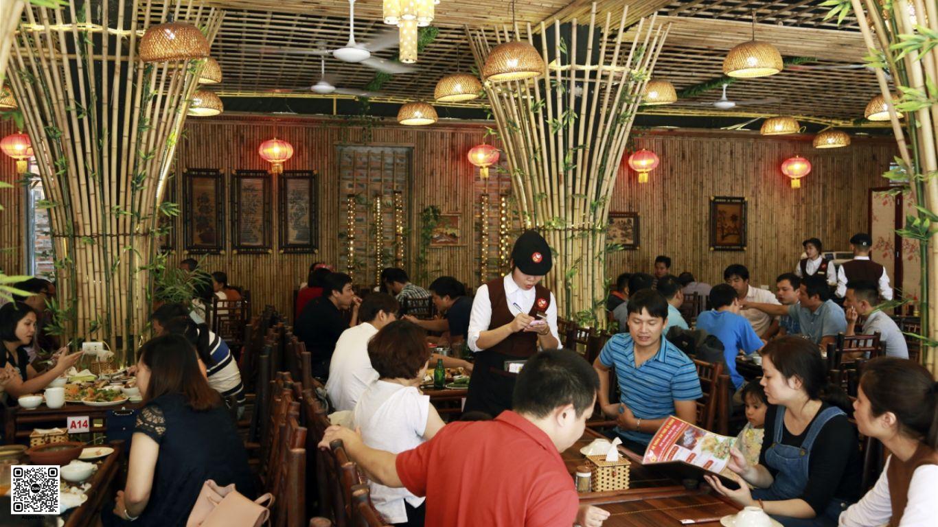Cách Người Quản Lý Quán Ăn Giữ Liên Kết Giữa Bếp Và Nhân Viên Phục Vụ