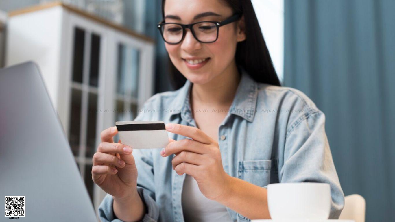Bán Shopee Có Nên Kết Nối Tài Khoản Ngân Hàng Ngay Khi Mở Shop