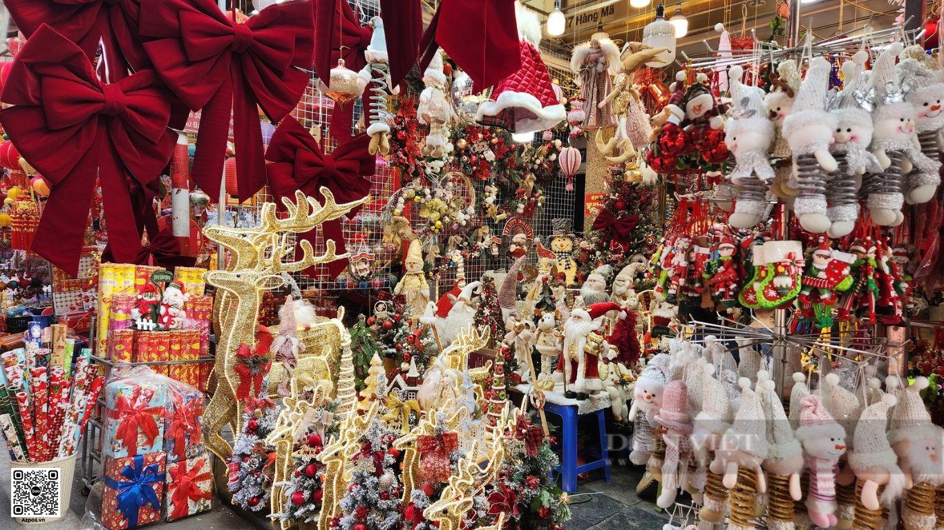 Vì Sao Nhiều Shop Noel Đông Người Xem Nhưng Ít Người Mua