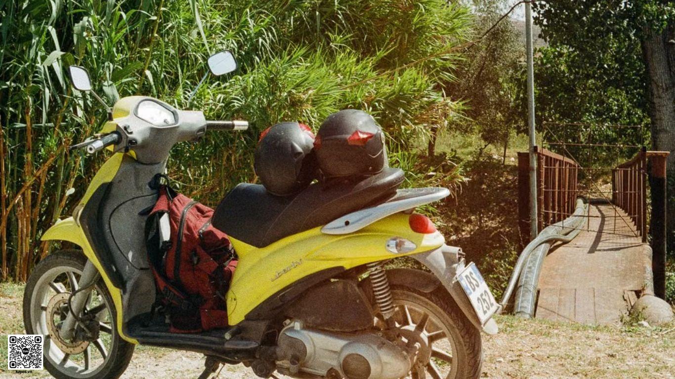 Cách Hướng Dẫn Khách Nước Ngoài Thuê Xe Máy An Toàn