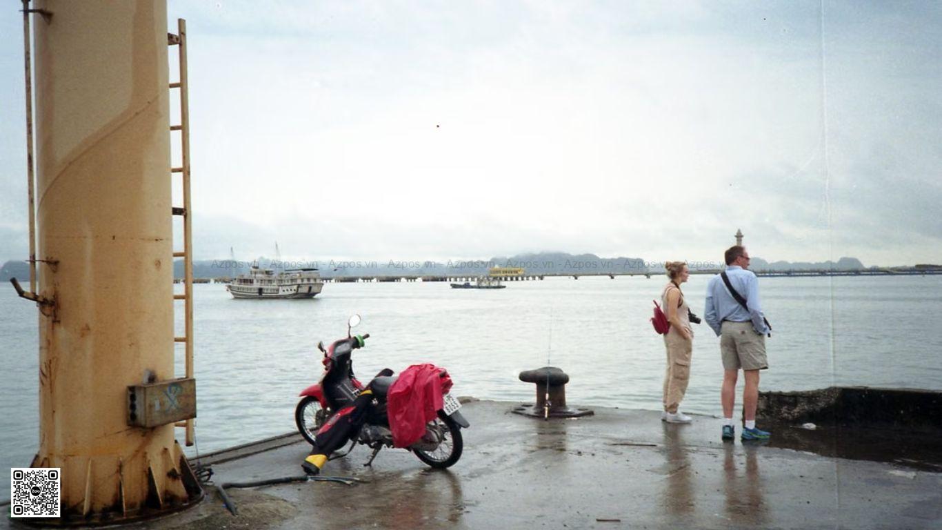 Cách Hướng Dẫn Khách Nước Ngoài Thuê Xe Máy An Toàn