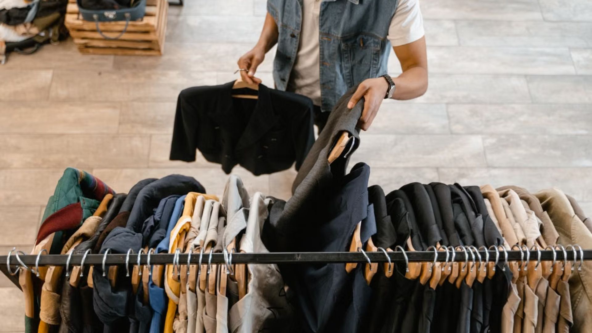 Máy tính tiền shop quần áo, mỹ phẩm: Quản lý size, màu và mã vạch
