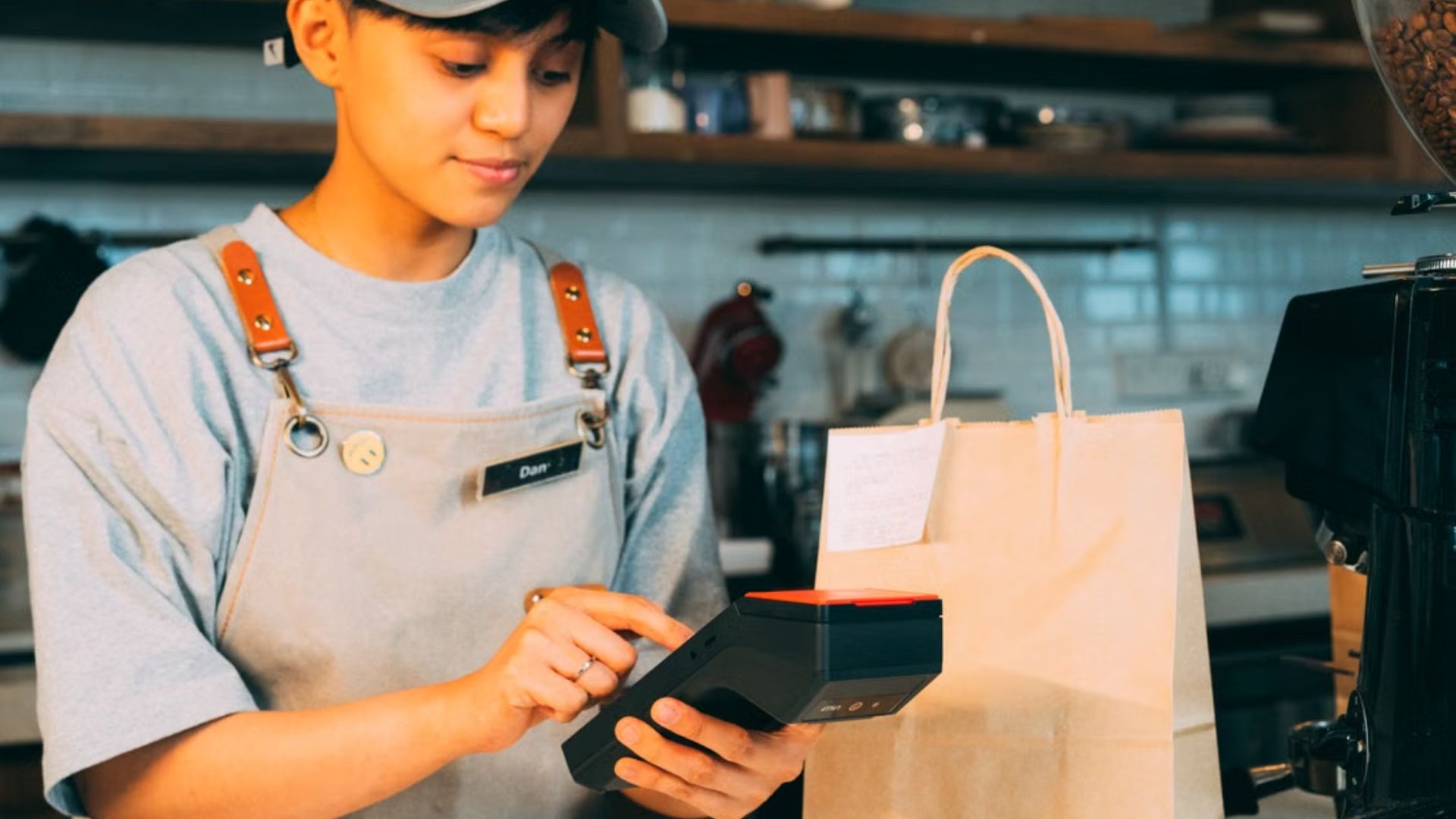 Máy tính tiền cầm tay in đơn mang đi