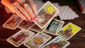 Xem Tarot Cần Những Thông Tin Gì? Những Điều Cần Chuẩn Bị Cho Buổi Trải Bài Tarot Hiệu Quả