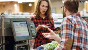Cách Xử Lý Khiếu Nại Của Khách Hàng Trong Siêu Thị Mà Không Mất Uy Tín