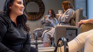 Làm Thế Nào Để Đánh Giá Tiệm Spa Nail Trước Khi Làm Dịch Vụ