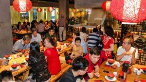 Nhân Viên Quán Ăn Cần Trang Bị Kỹ Năng Gì Để Được Thăng Chức Quản Lý