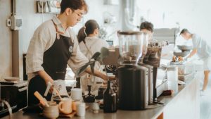 Soát Xét Hồ Sơ Trước Mở Rộng Quán Cafe Tránh Rủi Ro Thuế Phức Tạp