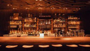 Set Up Quầy Bar Cocktail Trong Khách Sạn Nhỏ
