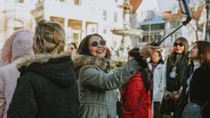 Cách Hợp Tác Với KOL, Blogger Du Lịch Cho Homestay Nhỏ